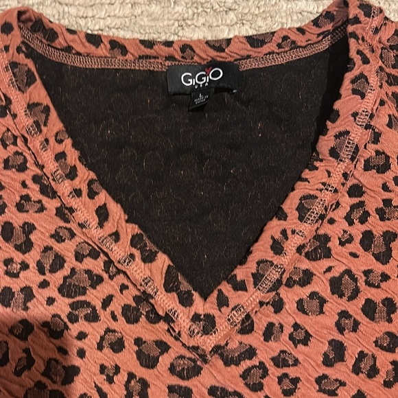 Women's Leopard Print Top - rust/black - Picture 5 of 5